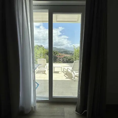 Santa Lucia Hotel *